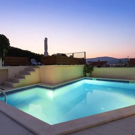 Lipovac Villa *