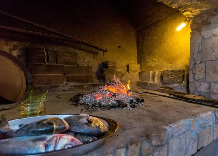 Βίλα Lipovac Τρογκίρ