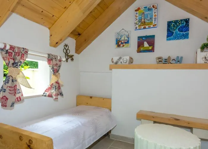 Lipovac Τρογκίρ